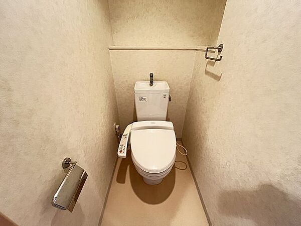 画像13:シンプルで使いやすいトイレです