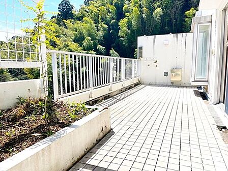 バルコニーから海が見ることができます