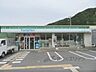 周辺：ファミリーマート　柏原下小倉店まで950メートル