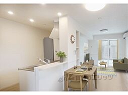 キング・ヒルズI 101 1階1LDKのリビング/ダイニング