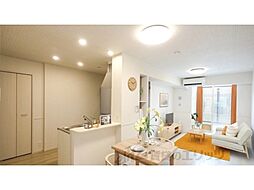 キング・ヒルズII 102 1階1LDKのリビング/ダイニング