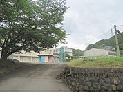 綾部中学校まで1900メートル