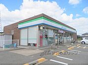 ファミリーマート　日高町鶴岡店まで650メートル