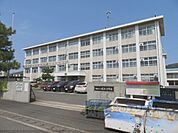 城北中学校まで550メートル