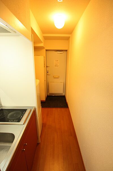 画像4:部屋から玄関