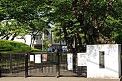 調布中学校 380m