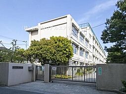 富士中学校 260m