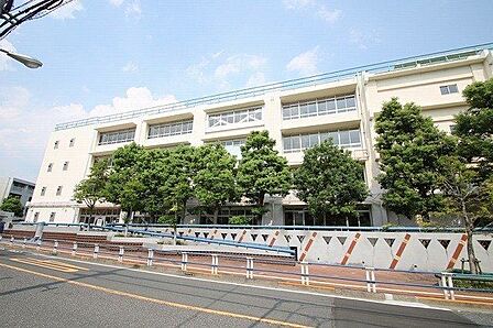 梅丘中学校 1460m