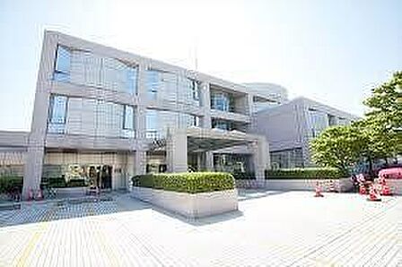 世田谷区立中央図書館 1120m