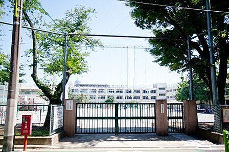 世田谷区立瀬田小学校 340m