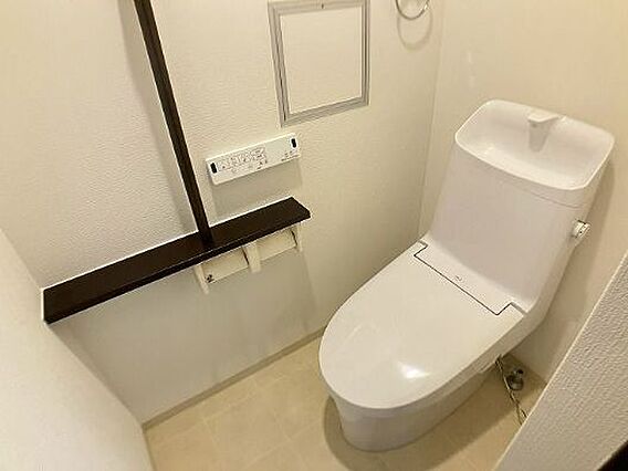 トイレは新品に...
