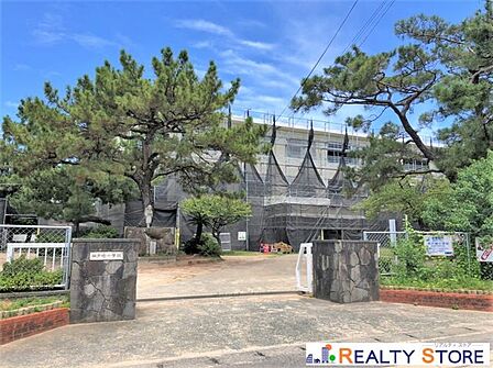 福岡市立西戸崎小学校 徒歩2分。 130m