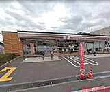 セブンイレブン茨木鮎川1丁目店 徒歩8分。 580m