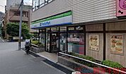 ファミリーマート阪急高槻市駅前店 徒歩2分。 100m