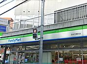 ファミリーマート茨木竹橋町店 徒歩2分。 160m