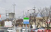 ファミリーマート箕面小野原西店 徒歩11分。 830m
