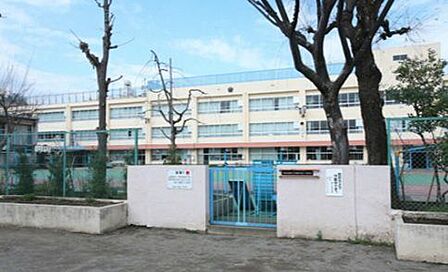 墨田区立横川小学校 徒歩2分。 160m