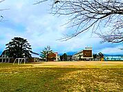 菰野町立朝上小学校明治8年開校主体的に学びに向かい、仲間とともに高め合う子どもの育成を教育目標に掲げる 3250m