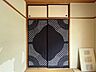 和室：布団や季節物の収納に便利な押入があり、お部屋をいつでもすっきり保てます。（2026年8月4日撮影）