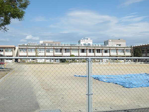 画像6:霧島市立国分西小学校（756m）