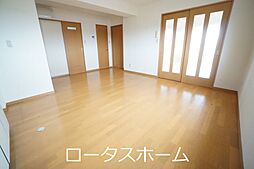 ロイヤルマンション国分II 402 4階2LDKのリビング/ダイニング