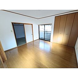 アヴェニールすみれC 1階2DKのリビング/ダイニング