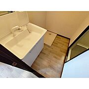 ※同建物角部屋の写真です。実際のお部屋と
