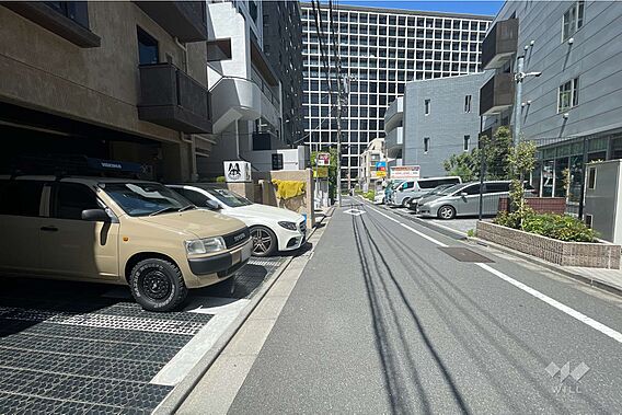 敷地北東側の前...