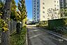 その他：敷地東側の前面道路