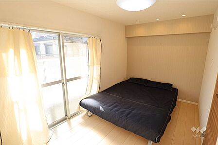 洋室5帖クローゼット付きです。