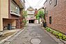外観：物件の東側前面道路（西側から）［2026年6月9日撮影］