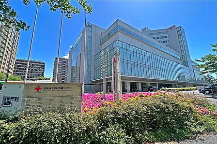 日本赤十字社医療センターの外観