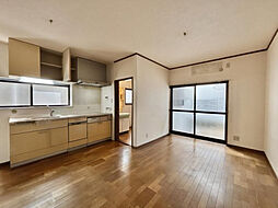 【水まわりへのアクセス良好、家事がはかどる約12帖LDK】