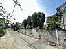 外観：南側の前面道路の接道は間口が約28ｍと広く、日当り良好です。※セットバック必要。