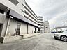 外観：徒歩5分圏内にスーパーやコンビ二があるので毎日のお買い物にも便利です◎