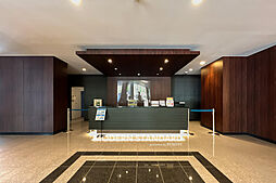 ■ コンシェルジュサービス ■　共用施設の予約管理、入居者からの問い合わせ対応、備品の貸し出しなどを行っています。