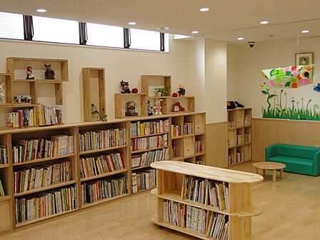 三軒茶屋えほん保育園:徒歩3分(176m)
