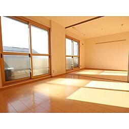 ロイヤルレジデンス　Ｂ 3階2LDKのリビング/ダイニング