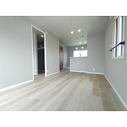 FルミエールA 2階1LDKのリビング/ダイニング