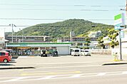 [コンビニ]ファミリーマート高松西町店まで329m