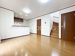 相模原市中央区上溝　中古戸建 4SLDKのリビング/ダイニング