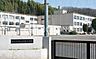 周辺：八王子市立加住小学校 徒歩4分。 300m