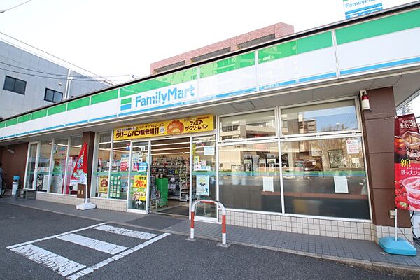 画像6:ファミリーマート　昭和広見町二丁目店