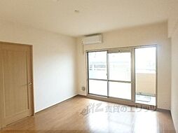 近鉄京都線 伊勢田駅 徒歩3分の賃貸マンション 4階4LDKのリビング/ダイニング