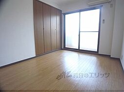 レジデンスアールエット 201 2階1Kのリビング/ダイニング