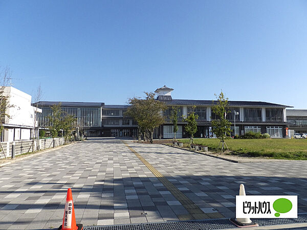 画像25:小学校「近江八幡市立金田小学校まで1896m」