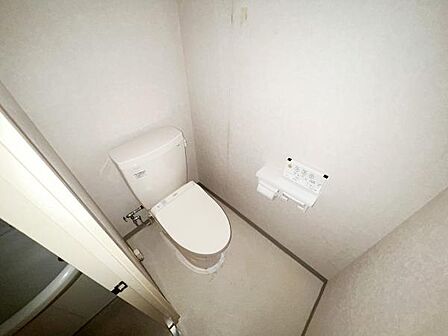 ほっと安らげるトイレ空間です。