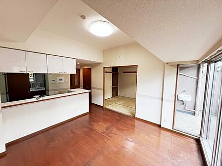 リビングダイニングになります。ご家族そろっての素敵な空間になりそうですね。