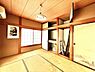収納：中の物を確認しやすく、取り出しやすい収納スペース。お部屋を広々とお使いいただけます。