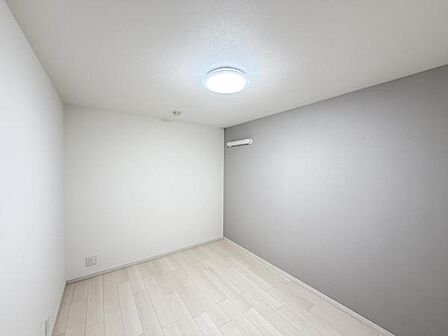 6帖の洋室はゲストルームとしてもお使いいただけますね。